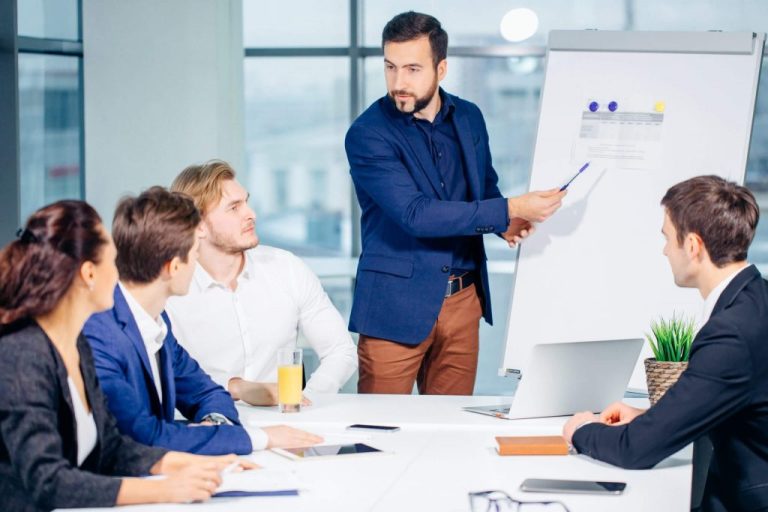 Cum dezvolți abilitățile de leadership în companie eficient